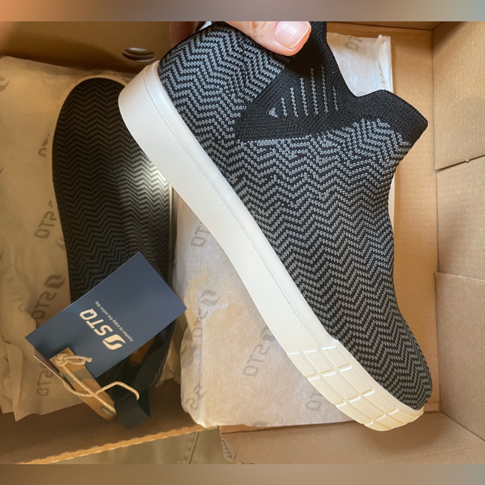 STQ slip on